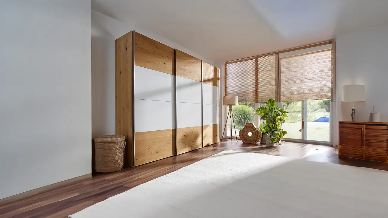 Möbel aus Massivholz mit natürlicher Maserung